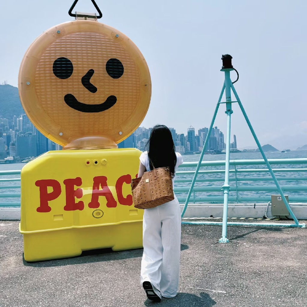 舒荷.